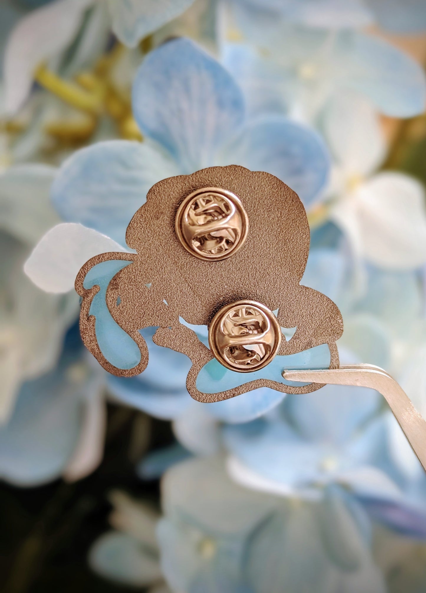 Bottle / Water Miku (Transparent Hard Enamel) Deluxe Pin